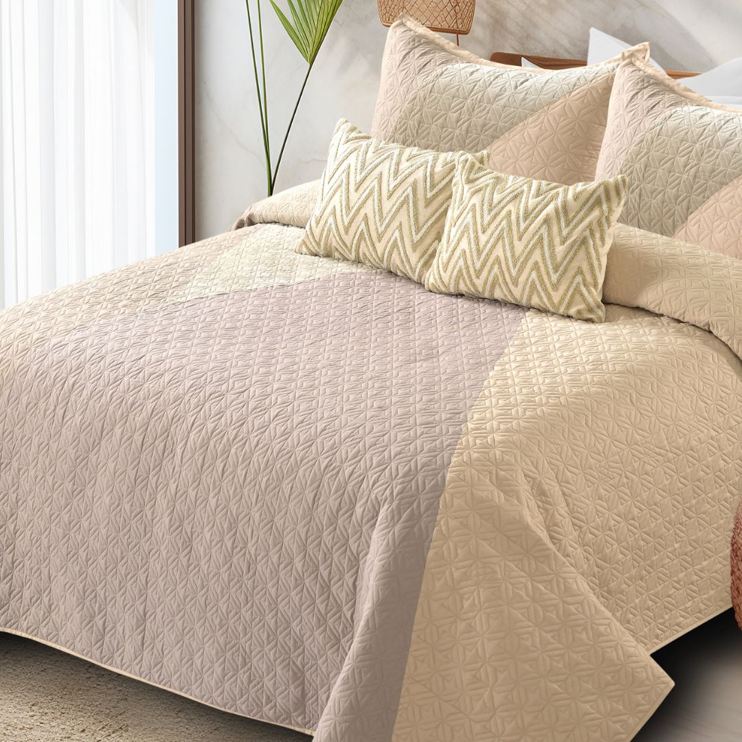 ITALIAN LUXE BEDSPREAD