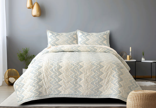 CHEVRON PRINTED QUILT