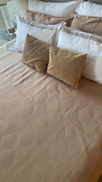 WOVEN COTTON BEDSPREAD