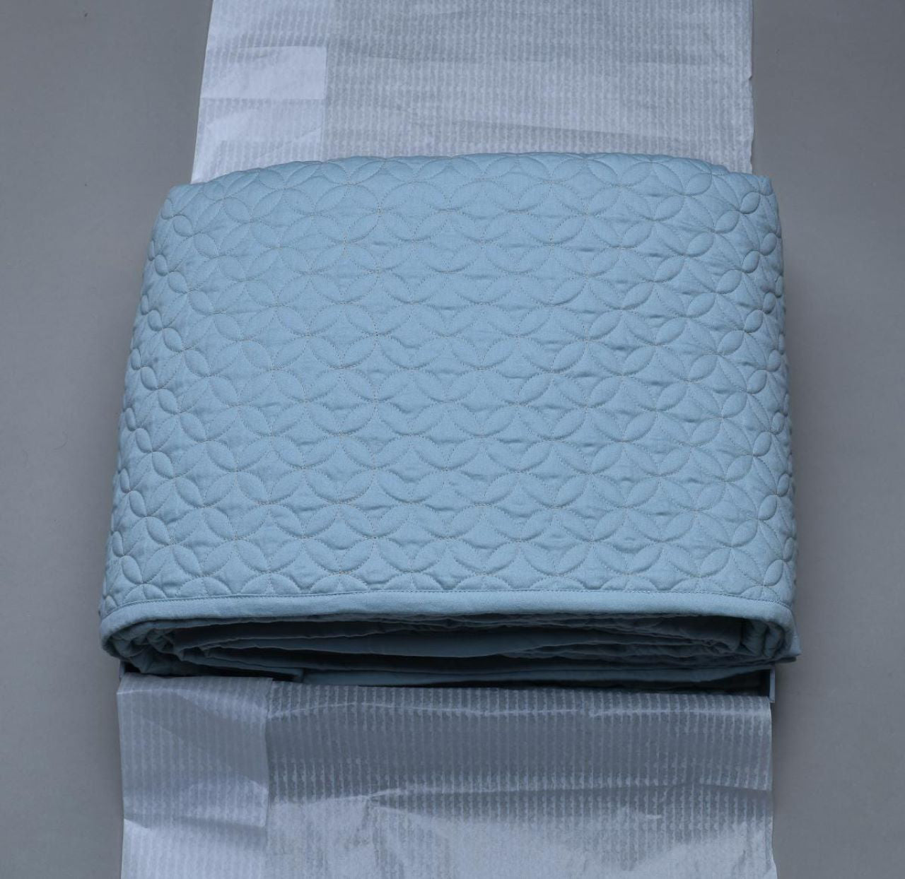 Reversible bedcover